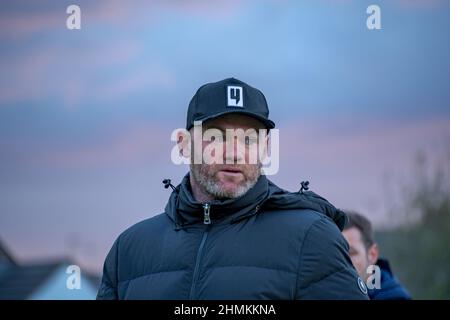 Wayne Rooney visita Warrington Rylands, Gorsey Lane, Warrington, per dare un discorso motivazionale prima della finale fa Vase, 11 maggio 2021 Foto Stock