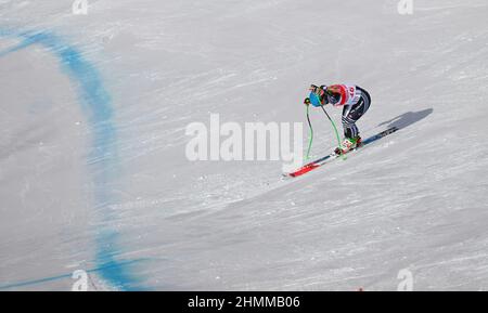 Pechino, Cina. 11th Feb 2022. Alice Robinson della Nuova Zelanda reagisce durante lo sci alpino Super-G di Pechino 2022 Olimpiadi invernali al National Alpine Ski Centre nel distretto di Yanqing, Pechino, capitale della Cina, 11 febbraio 2022. Credit: Lian Zhen/Xinhua/Alamy Live News Foto Stock