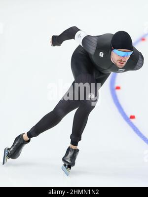 Pechino, Cina. 11th Feb 2022. Peter Michael della Nuova Zelanda compete durante gli uomini di pattinaggio di velocità 10000m di Pechino 2022 Olimpiadi invernali al National Speed Skating Oval a Pechino, capitale della Cina, 11 febbraio 2022. Credit: Cheng Tingting/Xinhua/Alamy Live News Foto Stock