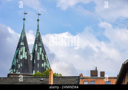 Le guglie della chiesa di San Blasii nel centro storico di Quedlinburg, Sassonia-Anhalt, Germania. Foto Stock