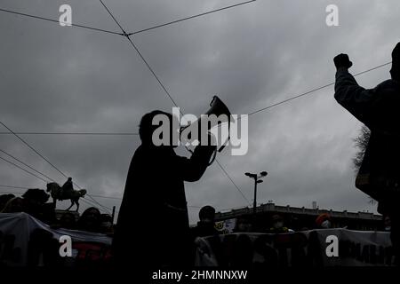 Milano, Italia il 11 2022 febbraio: Gli studenti protestano contro il nuovo esame di maturità proposto dal Ministero dell'Educazione e dalla cosiddetta Scuola alternativa lavoro di Milano il 11 2022 febbraio: Piero Crociatti/Alamy Live News Foto Stock