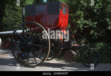 Una replica della carrozza a vapore del 1803 di Richard Trevishick nel Paddock al Goodwood Festival of Speed del 2003. Foto Stock