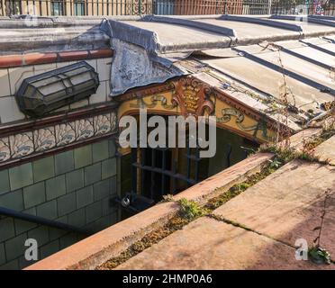 Vecchio gabinetto pubblico vittoriano sotto terra Foto Stock