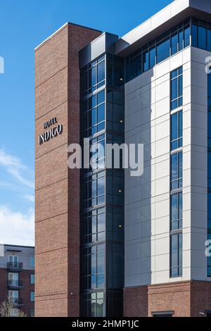 Hotel Indigo Columbus a Riverfront Place sul fiume Chattahoochee a Uptown Columbus, Georgia. (USA) Foto Stock