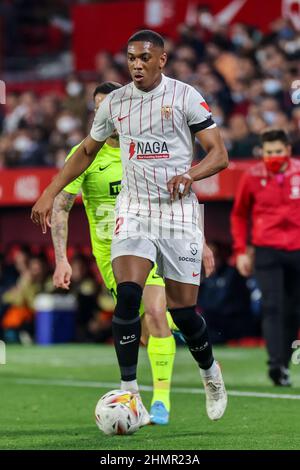 Siviglia, Spagna. 11th Feb 2022. Anthony Martial of Sevilla CF corre con la palla durante la partita la Liga Santader tra Sevilla CF ed Elche CF a Ramon Sanchez Pizjuan a Siviglia, in Spagna, il 11 febbraio 2022. (Credit Image: © Jose Luis Contreras/DAX via ZUMA Press Wire) Credit: ZUMA Press, Inc./Alamy Live News Foto Stock