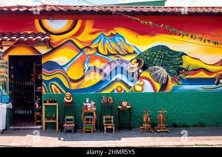 Murale lungo la Ruta de Flores, Apaneca, El Salvador Foto Stock