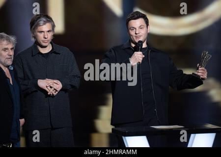 Orelsan e Clement Cotentin ricevono il premio per la creazione audiovisiva per il documentario “mai mostrare che a nessuno durante il Victoires de la Musique 37th alla Seine musicale il 11 febbraio 2022 a Boulogne-Billancourt, Francia. Foto di David Niviere/ABACAPRESS.COM Foto Stock