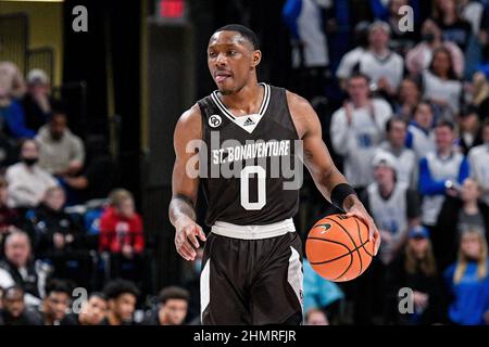 St. Louis, Stati Uniti. 11th Feb 2022. 11 febbraio 2022: St. Bonaventure Bonnies guardia Kyle Lofton (0) porta la palla giù campo in una A-10 conferenza gioco in cui i Bonnies St. Bonaventure ha visitato il St. Louis Billikens. Si è tenuto presso la Chaifetz Arena di St. Louis, MO Richard Ulreich/CSM Credit: CAL Sport Media/Alamy Live News Foto Stock