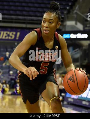 Seattle, WA, Stati Uniti. 11th Feb 2022. USC Forward Jordan Sanders durante la partita di basket NCAA Womens tra i Trojan USC e Washington Huskies all'HEC Edmundson Pavilion di Seattle, Washington. L'USC sconfisse Washington 70-59. Steve Faber/CSM/Alamy Live News Foto Stock