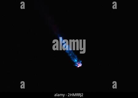 Cape Canaveral Space Force Stati, Florida, USA. 18th Jan 2022. Un razzo Falcon 9 lancia da LC-39A alla Stazione spaziale di Cape Canaveral, Flag., 18 gennaio 2022. La missione Starlink 4-6 ha trasportato 49 satelliti in orbita. Credit: U.S. Space Force/ZUMA Press Wire Service/ZUMAPRESS.com/Alamy Live News Foto Stock