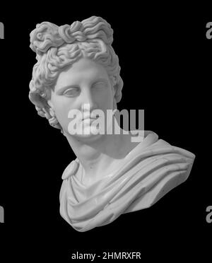 Dio Apollo busto scultura. Antico Dio greco del Sole e Poesia Copia in gesso di una statua di marmo isolata in nero con sentiero di taglio Foto Stock