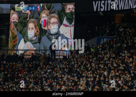 Parigi, Francia. 11th Feb 2022. Illustrazione folla durante la partita tra PARIGI SAINT GERMAIN e STADE RENNAIS, partita della lega 1 UBER EATS Day 24, allo stadio Parc des Princes, il 12 2022 febbraio a Parigi, Francia. Photo by Loic BARATOUX/ABACAPRESS.COM Credit: Abaca Press/Alamy Live News Foto Stock