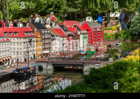 Billund, Danimarca - Giugno 25 2011: Riproduzione in miniatura LEGO di Nyhavn Copenhagen Foto Stock