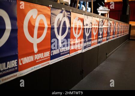 Francia, Rennes, 2022-02-08. Incontro dei parlamentari di la France Insoumise Eric Coquerel e Clementine Autin a Rennes come parte dei presidenti di Jean-Luc Melenchon Foto Stock