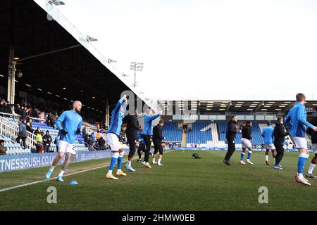 Peterborough, Regno Unito. FEB 12TH. Peterborough United si è riscaldata prima della partita del campionato Sky Bet tra Peterborough United e Preston North End al Weston Homes Stadium di Peterborough sabato 12th febbraio 2022. (Credit: James Holyoak | MI News) Credit: MI News & Sport /Alamy Live News Foto Stock