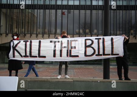 Newcastle, Regno Unito. 12th Feb 2022. Regno Unito governi polizia Bill Demo, Civic Center, Newcastle upon Tyne, Regno Unito, 12th febbraio 2022, Credit: RUGIADA/Alamy Live News Foto Stock