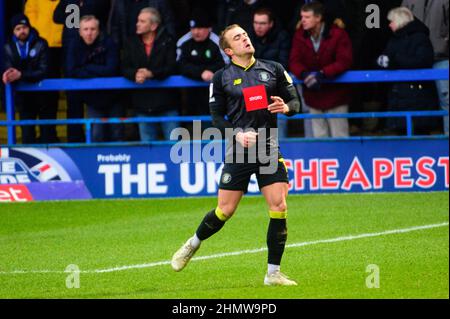 ROCHDALE, REGNO UNITO. FEBBRAIO 12th Alex Pattison dell'Harrogate Town FC festeggia il secondo gol del suo lato durante la partita della Sky Bet League 2 tra Rochdale e Harrogate Town allo Spotland Stadium di Rochdale sabato 12th febbraio 2022. (Credit: Ian Charles | MI News) Credit: MI News & Sport /Alamy Live News Foto Stock