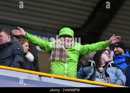 LONDRA, REGNO UNITO. FEB 12th Cardiff City FAN dopo la partita Sky Bet Championship tra Millwall e Cardiff City al Den, Londra sabato 12th febbraio 2022. (Credit: Ivan Yordanov | MI News) Credit: MI News & Sport /Alamy Live News Foto Stock