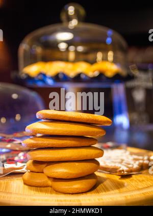 Delicato e delizioso pane di zenzero appena cucinato Foto Stock