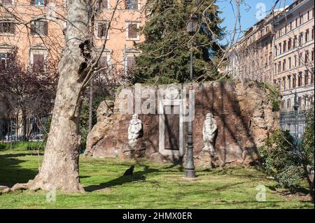 Roma, Italia 17/03/2017: Ricostruzione della porta Alchemica, monumento costruito tra il 1655 e il 1680 da Massimiliano Palombara marchese di Pietraforte nella sua residenza, Villa Palombara, situata sul colle Esquilino ©Andrea Sabbadini Foto Stock