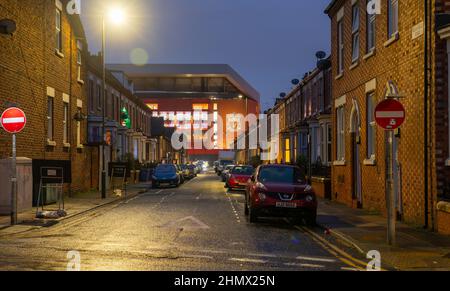 Stadio principale del Liverpool Football Club, visto da Rockfield Road. Immagine scattata nel dicembre 2021. Foto Stock