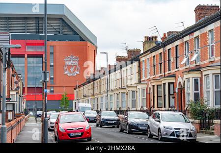 Stadio principale del Liverpool Football Club, visto da Rockfield Road. Immagine scattata nel settembre 2021. Foto Stock