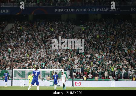 Abu Dhabi, Emirati Arabi Uniti. 12th febbraio 2022; Mohammed Bin Zayed Stadium, Abu Dhabi, Emirati Arabi Uniti; finale della Coppa del mondo di club, Chelsea Versus Palmeiras; Supporters of Palmeiras Credit: Action Plus Sports Images/Alamy Live News Foto Stock