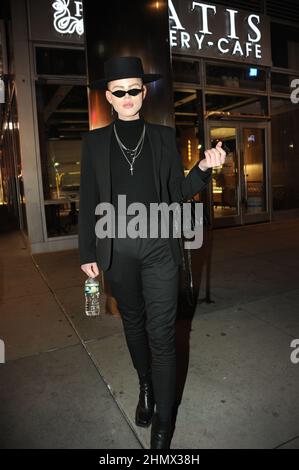 “GUARDA”: Il Bartschland di Susanne Bartsch debutto Presentazione alla Runway 7 a NYFW il 2/11/22 - New York Fashion Week, foto di Nadja Sayej Foto Stock