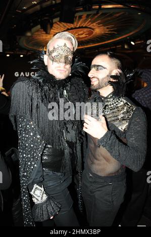 “GUARDA”: Il Bartschland di Susanne Bartsch debutto Presentazione alla Runway 7 a NYFW il 2/11/22 - New York Fashion Week, foto di Nadja Sayej Foto Stock