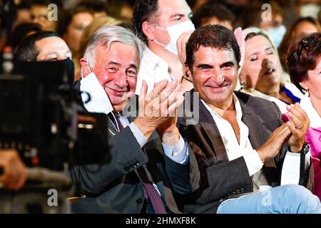 Christian Jacob, presidente del partito francese di destra Les Republicains (LR) con il presidente del senato francese Gerard Larcher durante l'anno ' Foto Stock