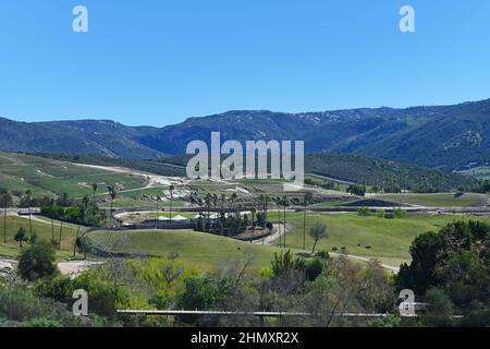 ESCONDIDO, CALIF - 9 FEB 2022: Panoramica dell'area delle pianure africane del San Diego Zoo Safari-Park. Foto Stock