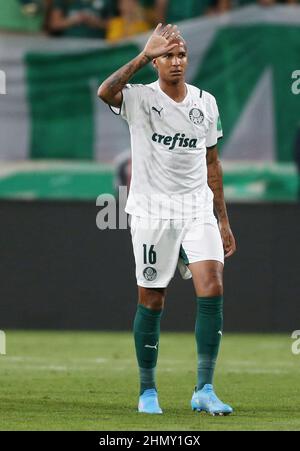 Abu Dhabi, Emirati Arabi Uniti. 12th febbraio 2022; Mohammed Bin Zayed Stadium, Abu Dhabi, Emirati Arabi Uniti; finale della Coppa del mondo di club, Chelsea Versus Palmeiras; Deyverson of Palmeiras Credit: Action Plus Sports Images/Alamy Live News Foto Stock