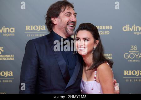 Valencia, Spagna. 12th Febbraio, 2022. Penelope Cruz, Javier Bardem partecipa al 36th Goya Awards - Red Carpet al Palau de les Arts Reina Sofia il 12 febbraio 2022 a Valencia, Spagna Credit: MPG/Alamy Live News Foto Stock