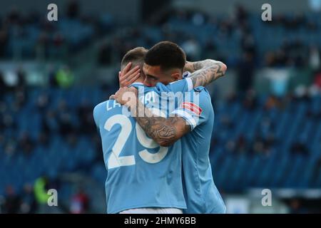 Roma, Roma, Italia. 12th Feb 2022. Mattia Zaccagni della SS LAZIO festeggiamenti di traguardo durante la Serie Italiana Una partita di calcio 2021/22 tra S.S. Lazio e Bologna FC all'Olimpico Stadium di Roma, Italia, il 12th febbraio 2022 (Credit Image: © Raffaele conti/Pacific Press via ZUMA Press Wire) Foto Stock