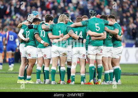 Parigi, Francia. 12th Feb 2022. Squadra irlandese durante la partita tra FRANCIA e IRLAND, partita di Six Nations Tounament allo stadio Stade De France, il 12 2022 febbraio a Parigi, Francia. Photo by Loic BARATOUX/ABACAPRESS.COM Credit: Abaca Press/Alamy Live News Foto Stock