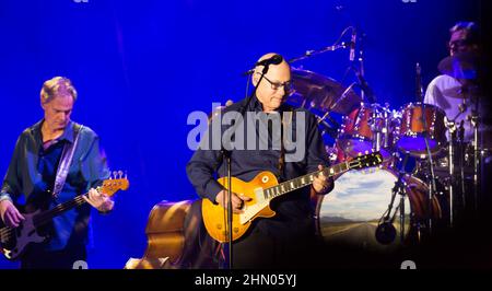 Mark Knopfler si esibisce a Barcellona Foto Stock