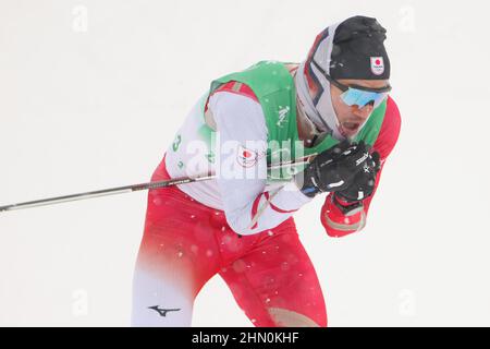 Zhangjiakou, Hebei, Cina. 13th Feb 2022. Hiroyuki Miyazawa (JPN) Sci di fondo : relè da uomo 4x10km durante i Giochi Olimpici invernali di Pechino 2022 al Centro Nazionale di Fondo a Zhangjiakou, Hebei, Cina . Credit: YUTAKA/AFLO SPORT/Alamy Live News Foto Stock