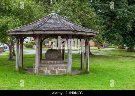 La sede del millennio, pietra e rifugio a Great Ouseburn, North Yorkshire Foto Stock