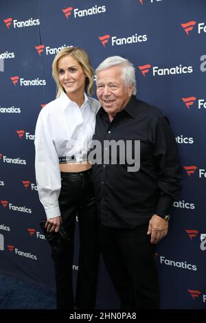 Los Angeles, Stati Uniti. 12th Feb 2022. Dana Blumberg arriva al fanatico Super Bowl Party di Michael Rubin alle ore 3Labs di Culver City, California, sabato 12 febbraio 2022. (Foto di Conor Duffy/Sipa USA) Credit: Sipa USA/Alamy Live News Foto Stock