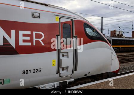 801225 alla stazione ferroviaria di Doncaster. Foto Stock