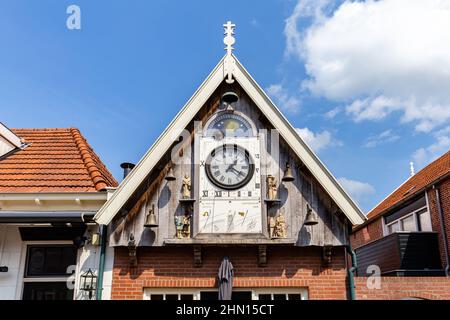 Ootmarsum, Paesi Bassi - 13 maggio 2021: Visita turistica nel villaggio turistico tradizionale Ootmarsum a Twente, Overijssel nei Paesi Bassi Foto Stock