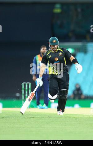 Sydney, Australia. 13th febbraio 2022; Sydney Cricket Ground, Sydney, NSW, Australia; T20 International Cricket, 2nd test, Australia contro Sri Lanka; Aaron Finch of Australia correndo tra i wickets credito: Action Plus Sports Images/Alamy Live News Foto Stock