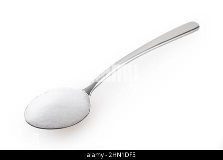 Cucchiaio di sale isolato su sfondo bianco con percorso di taglio Foto Stock