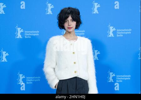 Noee Abita partecipa al Les Passagers de la Nuit Photocall nell'ambito del Festival Internazionale del Cinema di Berlino 72nd (Berlinale) a Berlino, in Germania, il 13 febbraio 2022. Foto di Aurore Marechal/ABACAPRESS.COM Foto Stock