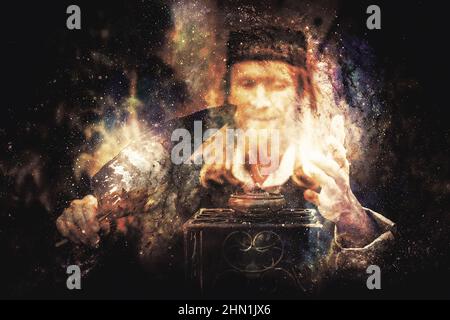 Alchemist in un bel vestito ornamentale in natura. Effetto pittura. Foto Stock