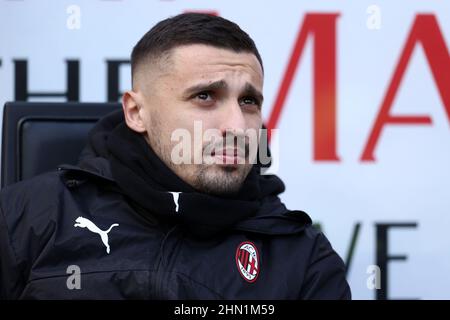 Stadio San Siro, Milano, 13 febbraio 2022, Rade Krunic (AC Milan) guarda avanti durante AC Milan vs UC Sampdoria - Calcio italiana Serie A Match Credit: Live Media Publishing Group/Alamy Live News Foto Stock