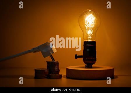 Portalampada E27 con collegamento lampadina a presa a muro, isolato su  sfondo bianco Foto stock - Alamy