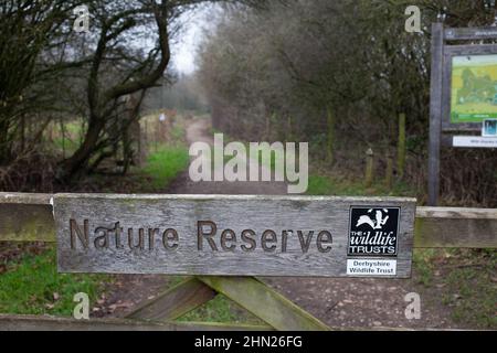 Riserva di natura peccato. Derbyshire Wildlife Trust. Nessun cartello Dogs all'Hilton Nature Reserve. Derbyshire. Inghilterra. REGNO UNITO Foto Stock
