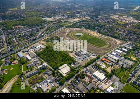Fotografia aerea dell'ex pista da corsa del trotto nel distretto di Hillerheide, progetto ISEK Living by the Water, sviluppo del distretto di Hillerheide c Foto Stock