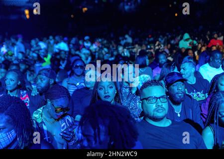 Sunrise, Stati Uniti. 12th Feb 2022. Gli appassionati di Katrina Laverne (Trina) hanno visto al 2022 Legendz of the Streetz Miami tour alla FLA Live Arena. Credit: SOPA Images Limited/Alamy Live News Foto Stock